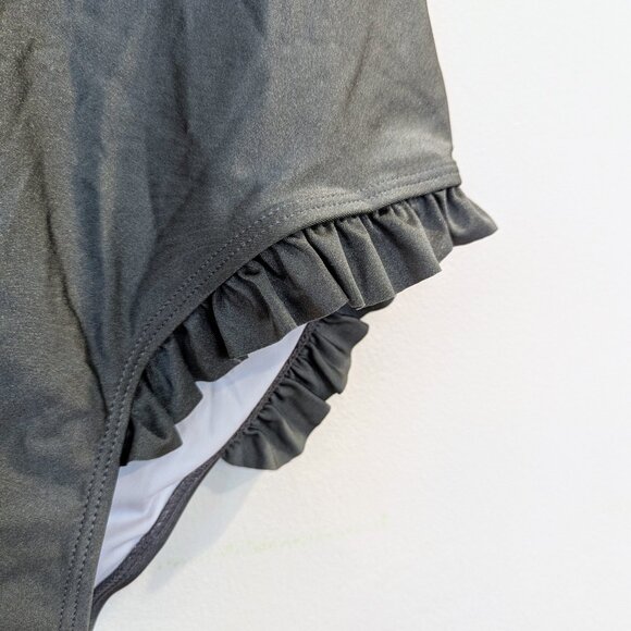 CUPSHE Nwt Ruffle Plunge One-Piece Swimsuit M Gray Steel Gunmetal - Picture 9 of 9